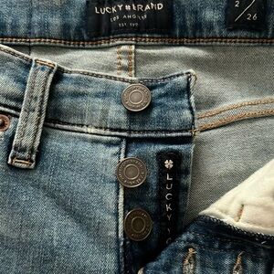 Lucky Brand Blue crop Straight Leg Jeans size 2 multi button-never worn